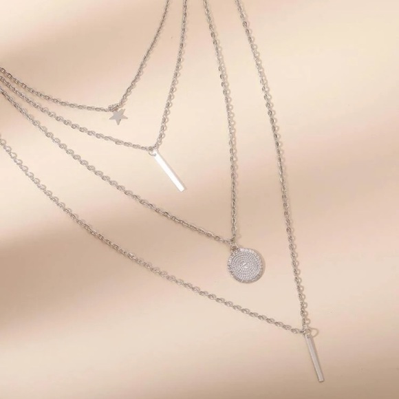 Sale! Minimalistic Silver Tone Layered Star & Bar Necklace - Picture 3 of 5